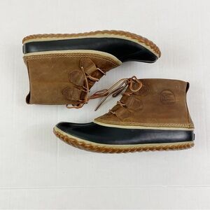 Sorel Tan and Black Lace-Up Duck Boots Women’s 10